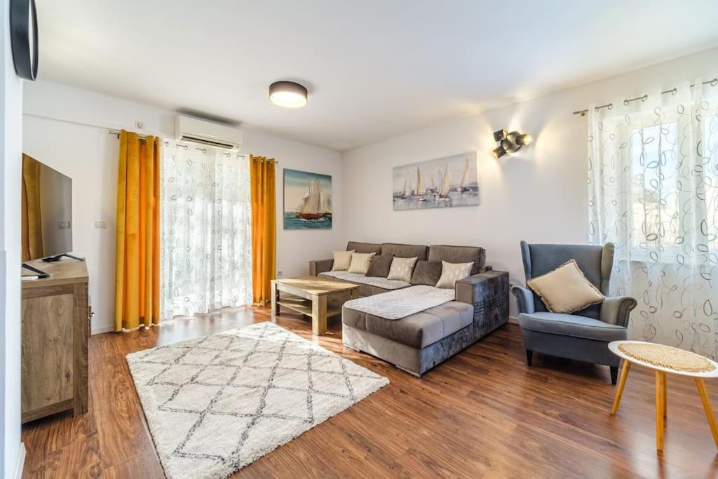 Peters Apartment Sutivan Kültér fotó