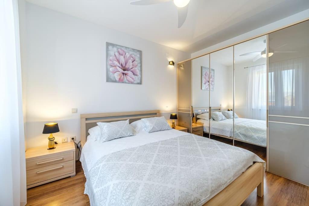 Peters Apartment Sutivan Kültér fotó